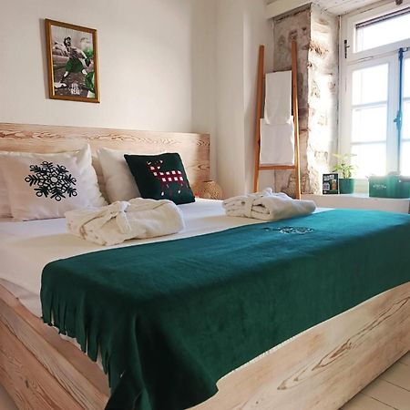 Berlin'S Guest House Urla Exterior photo