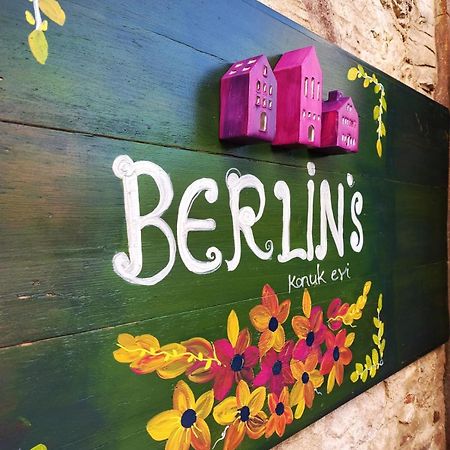 Berlin'S Guest House Urla Exterior photo